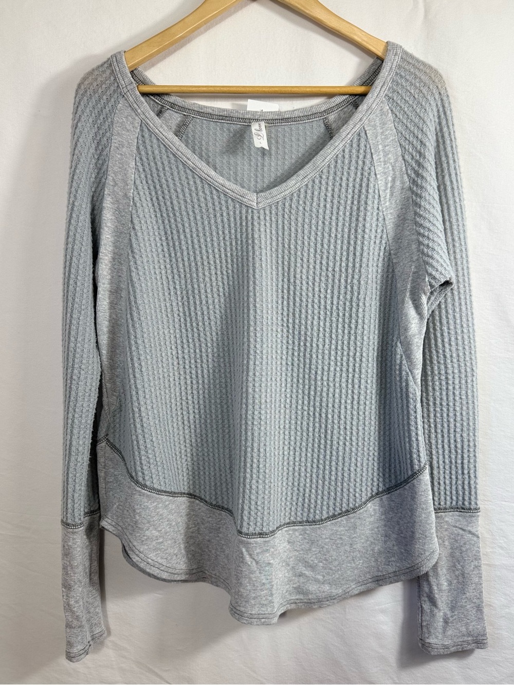 Light Gray V-Neck Waffle Knit Long-Sleeve Top